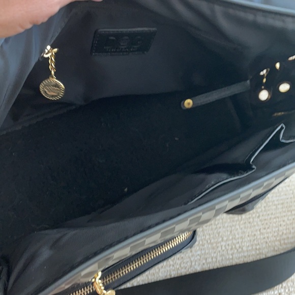 Dogs of Glamour Pet Carrier - Picture 7 of 12